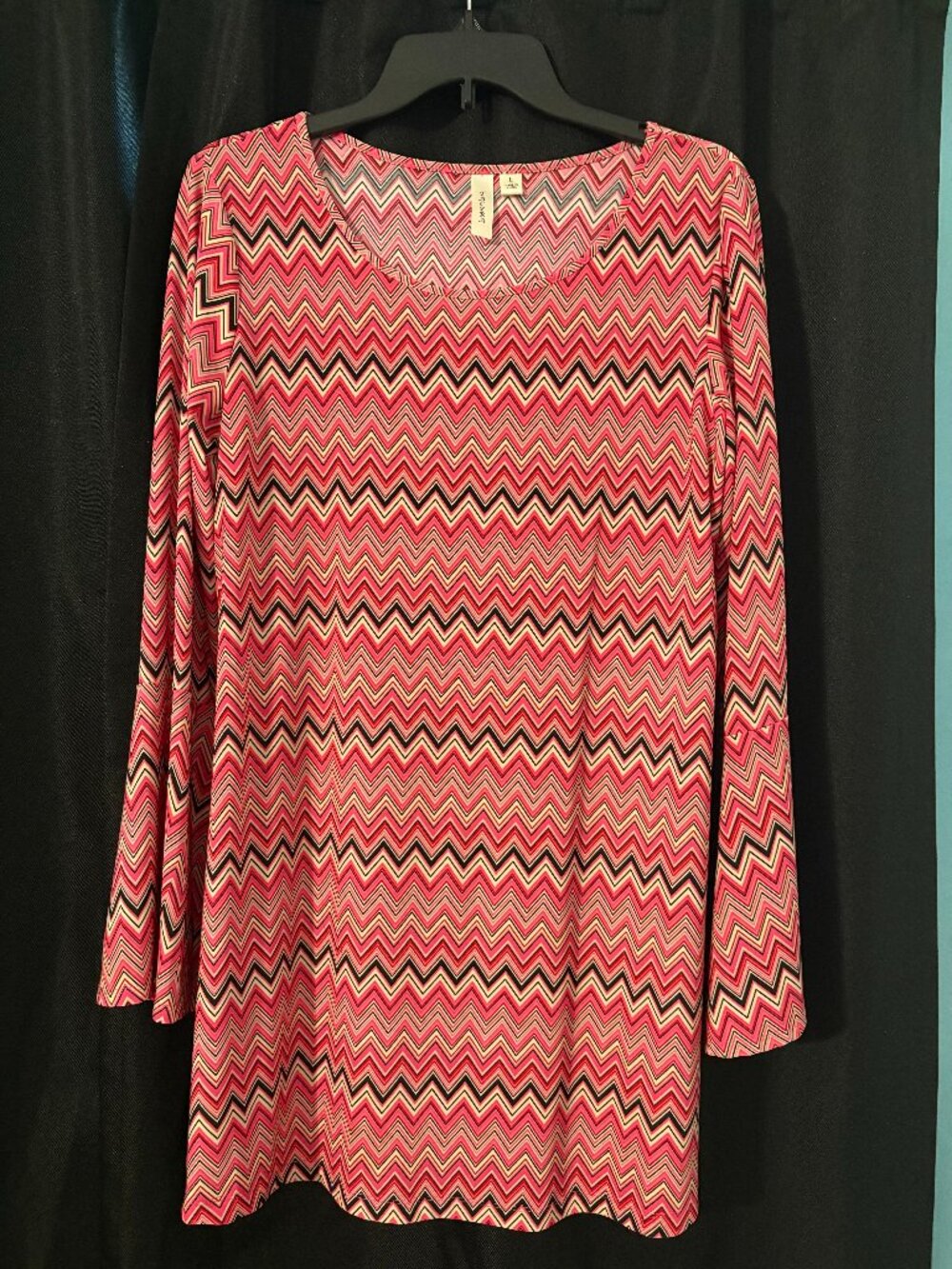 women's tunic top, fun with leggings or jeans, can be worn as a mini dress.